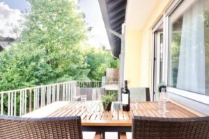 HelpMyBnB_Ferienwohnung_Koblenz Güls_Portfolio Deutschland_Koblenz_Airbnb Blick von der Terrasse der Ferienwohnung