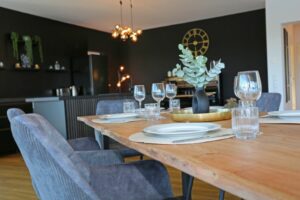 HelpMyBnB_Gastgeber_Optimierung_Ferienwohnung_Koblenz Urmitz_ Mehr Rendite_Phils Lounges_ HelpMyBnB_Gastgeber_Optimierung_Ferienwohnung_Koblenz Urmitz_ Mehr Rendite_Phils Lounges_